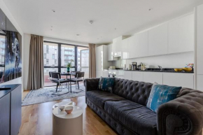 SUPERB LARGE DeLUXE HOME AT WESTFIELD SHOPPING CENTER